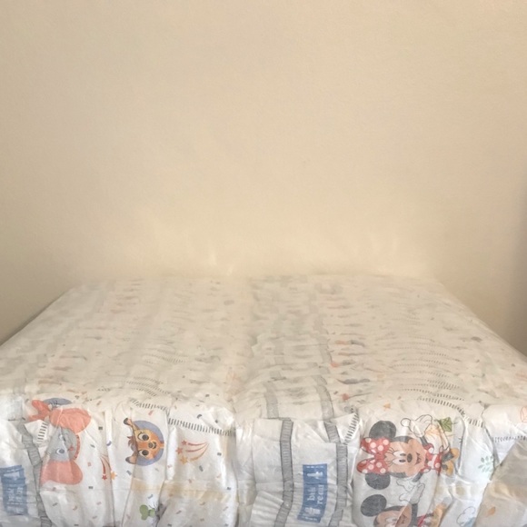 Huggies Plus Diapers Size 4 Huggies little mover plus - Picture 2 of 6